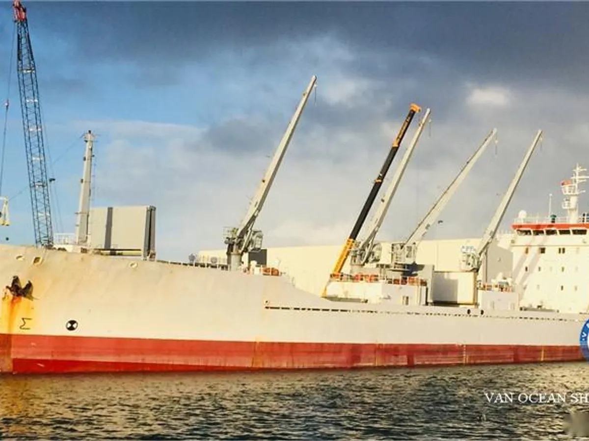 Navire frigorifique à vendre