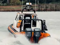 Bateau pneumatique semi-rigide à vendre