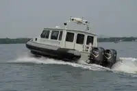 Bateau patrouilleur à vendre
