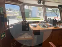 Navire d'arpentage à vendre