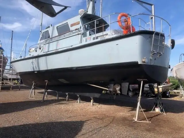 Navire d'arpentage à vendre