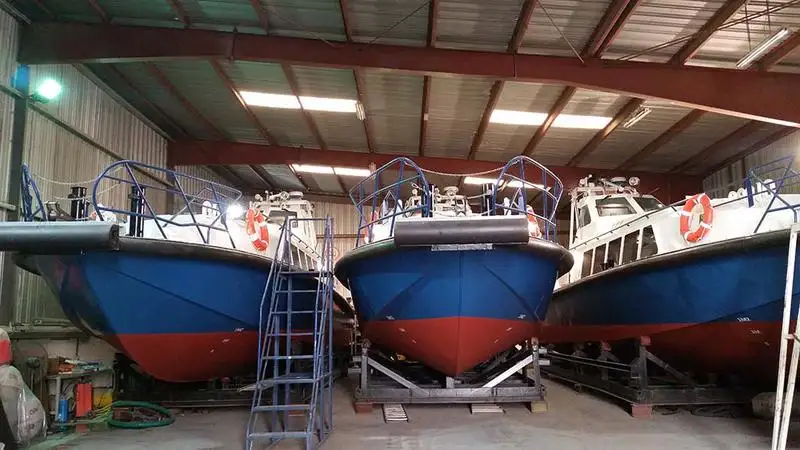 Bateau de transport d'équipage à vendre