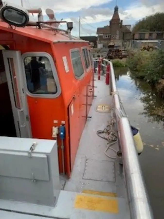 Bateaux de travail à vendre