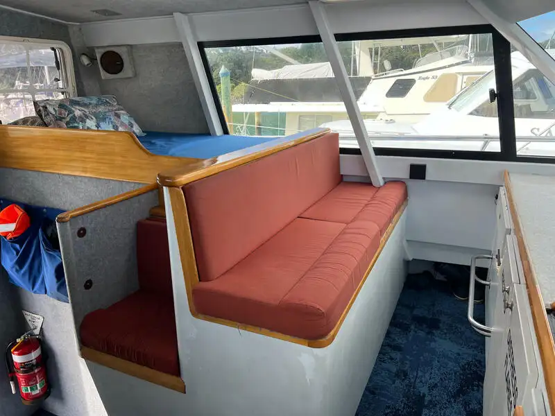 Navire de recherche à vendre