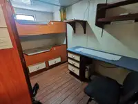 Navire d'approvisionnement à vendre