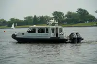 Bateau patrouilleur à vendre