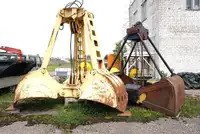 Navire grue à vendre