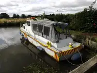 Bateaux de travail à vendre