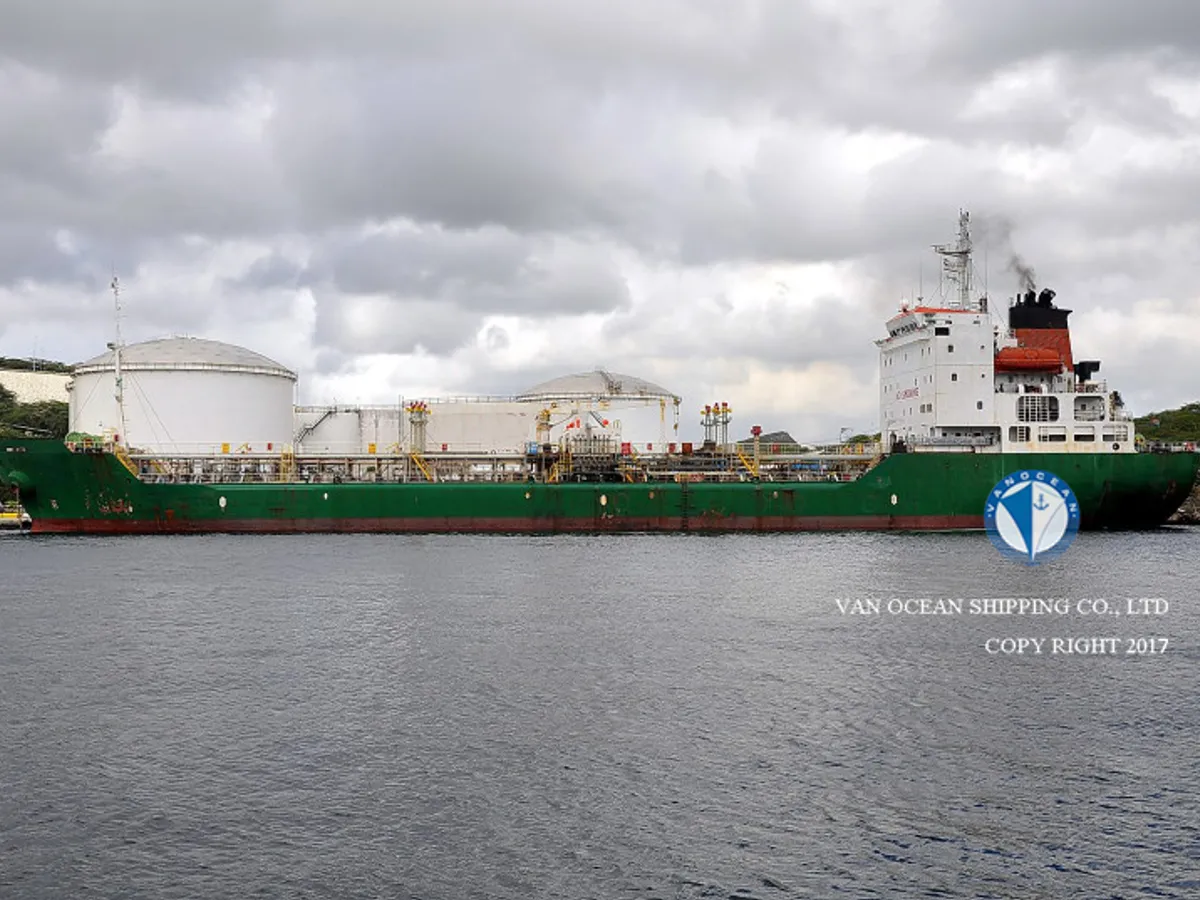 Pétrolier / chimiquier à vendre