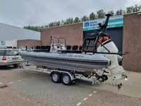 Bateau pneumatique semi-rigide à vendre