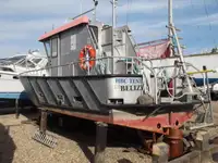 Bateaux de travail à vendre