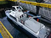 Navire d'enquête à vendre