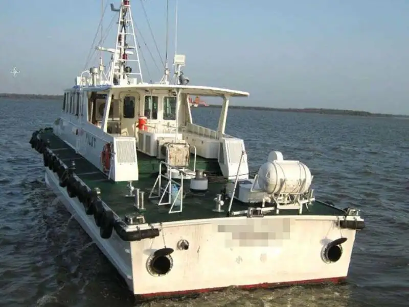 Bateau pilote à vendre