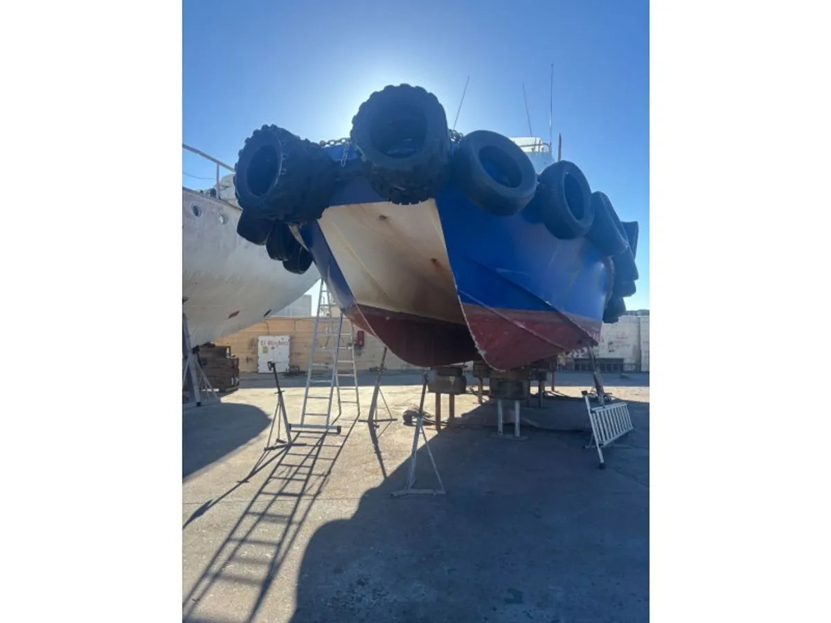 Bateaux de travail à vendre