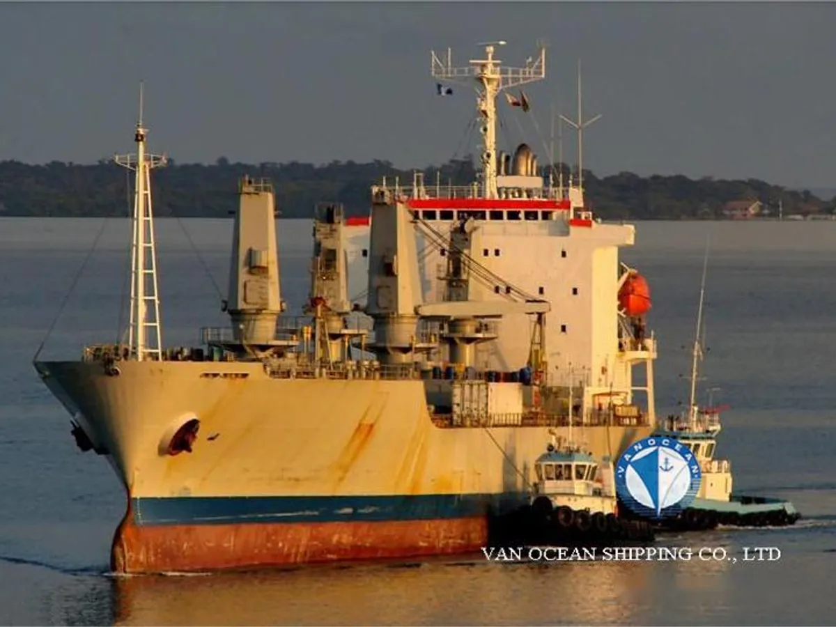 Navire frigorifique à vendre