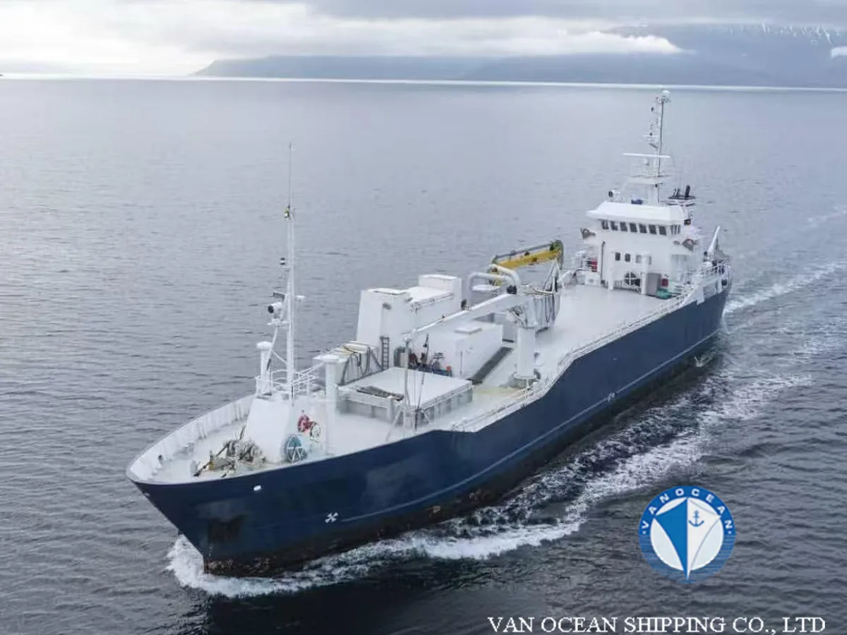 Navire frigorifique à vendre