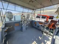 Bateau-pompier à vendre