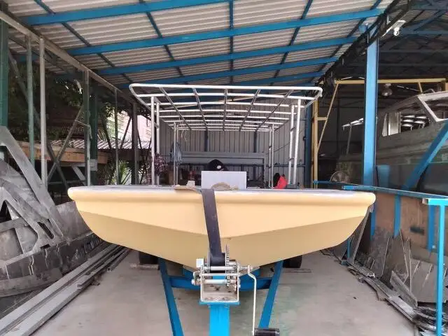 Bateaux de travail à vendre