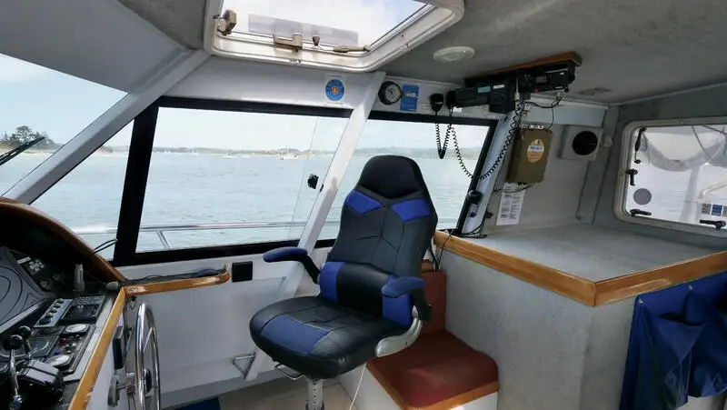 Navire de recherche à vendre