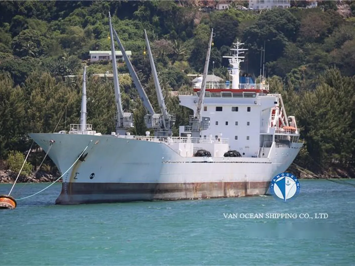 Navire frigorifique à vendre