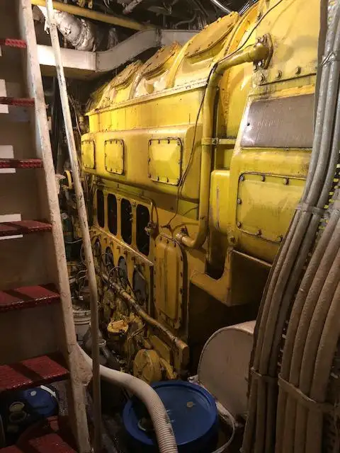 Navire de recherche à vendre