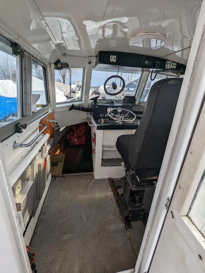 Bateaux de travail à vendre