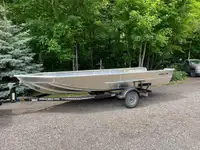 Bateaux de travail à vendre