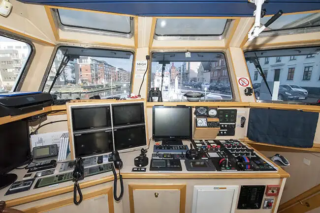 Bateau de transport d'équipage à vendre