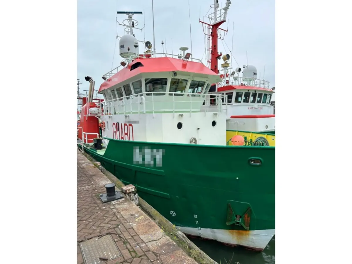 Navire d'approvisionnement à vendre