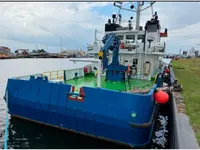 Navire d'approvisionnement à vendre