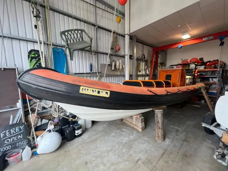 Bateaux de travail à vendre