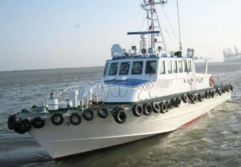 Bateau pilote à vendre