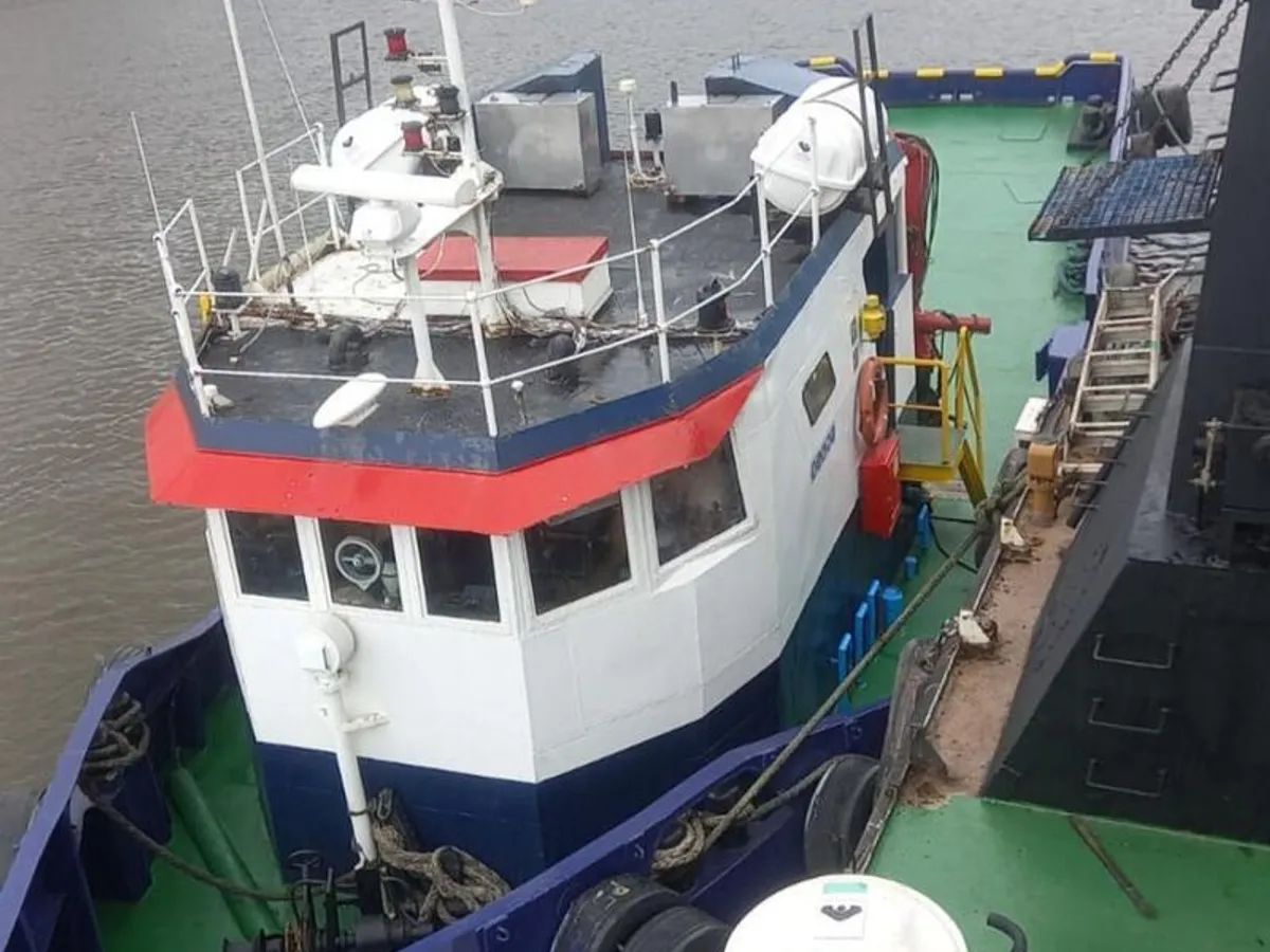 Navire d'approvisionnement à vendre