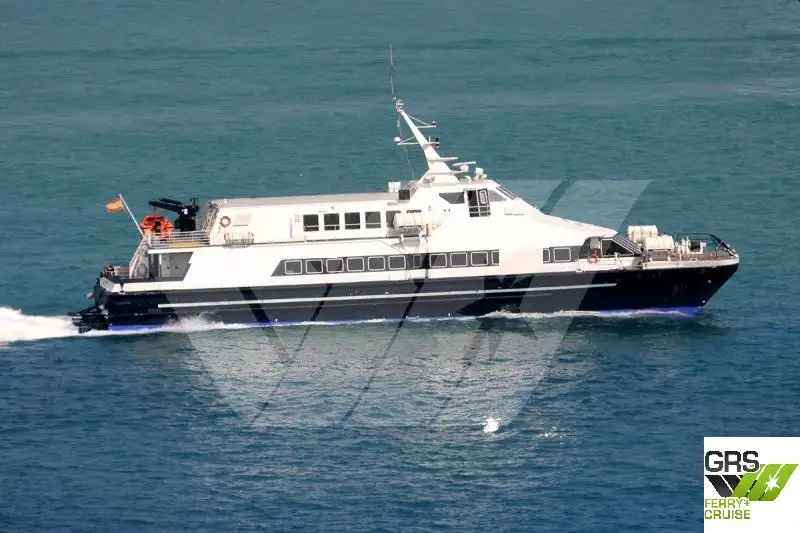 Navire de passagers à vendre