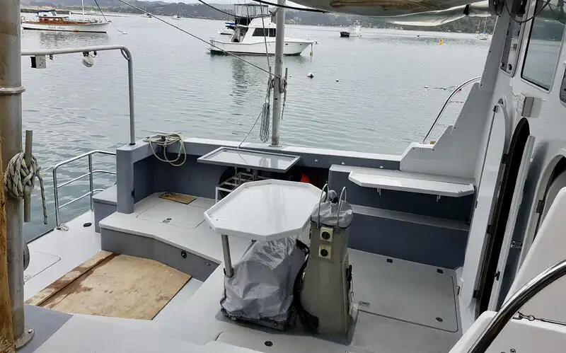 Navire de recherche à vendre