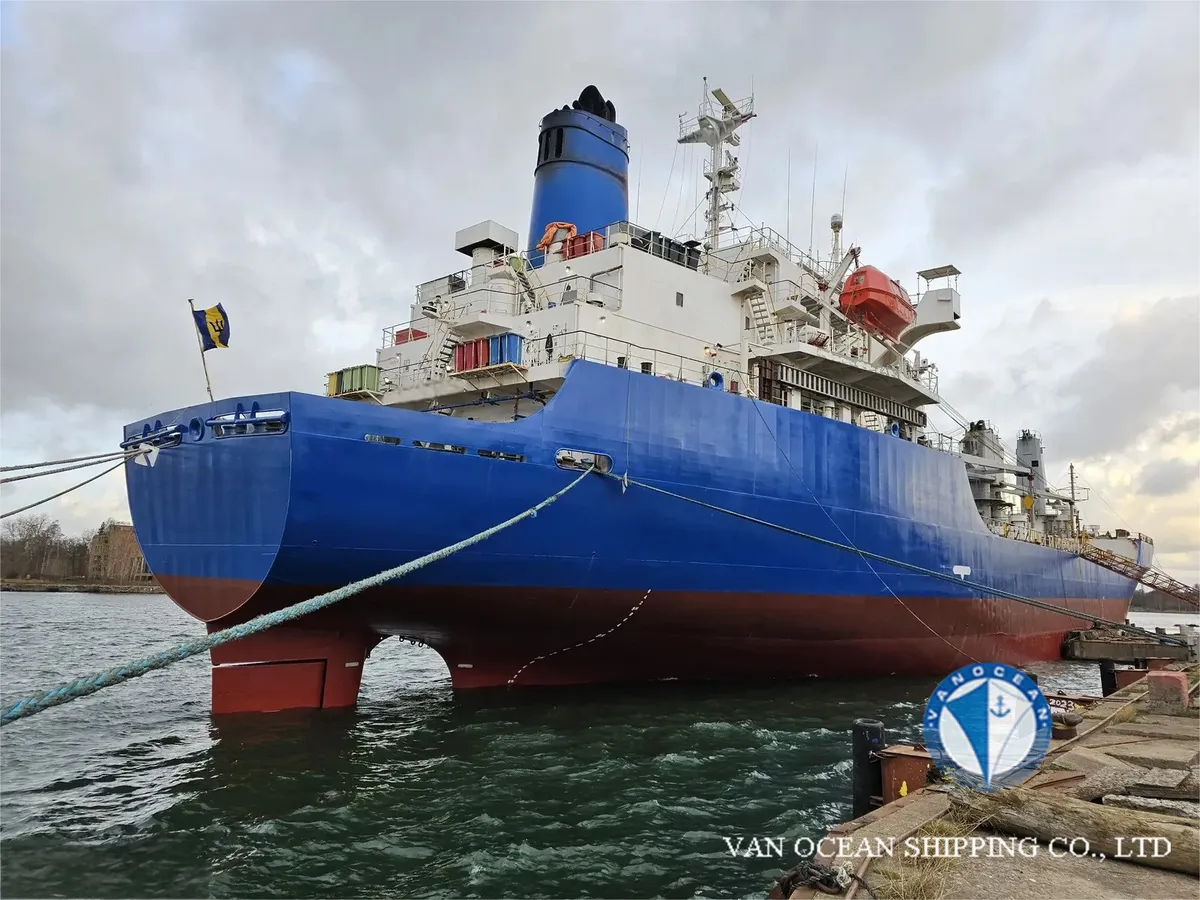Navire frigorifique à vendre