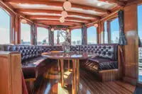 Navire-restaurant à vendre