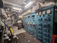 Navire d'arpentage à vendre