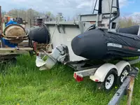 Bateau pneumatique semi-rigide à vendre