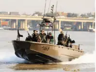 Bateau patrouilleur à vendre