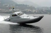 Bateau pneumatique semi-rigide à vendre