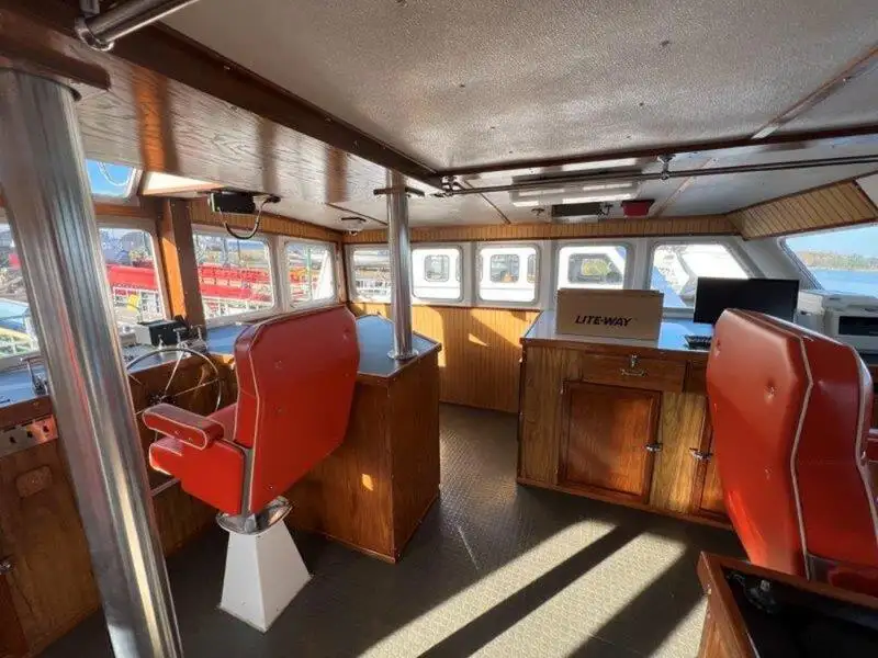 Bateau de transport d'équipage à vendre