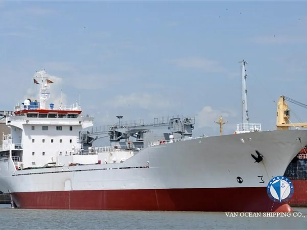 Navire frigorifique à vendre