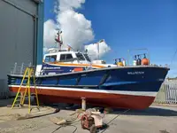 Bateau patrouilleur à vendre