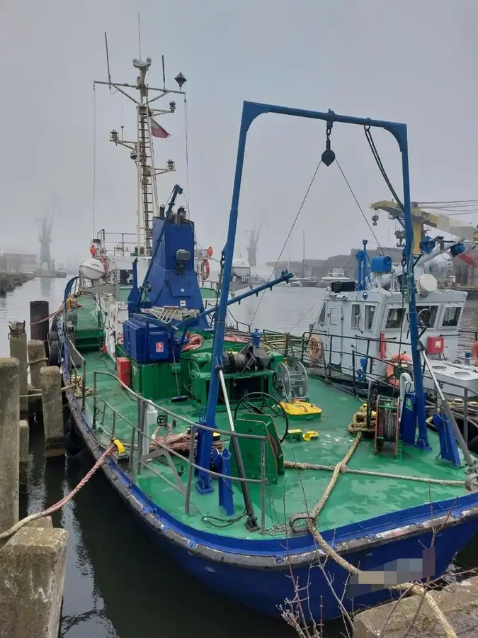 Navire d'arpentage à vendre