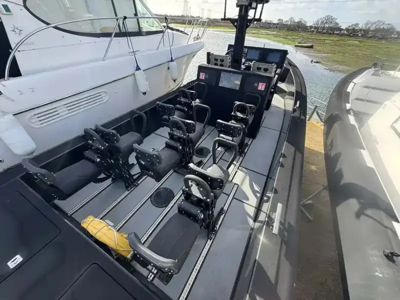 Bateau pneumatique semi-rigide à vendre