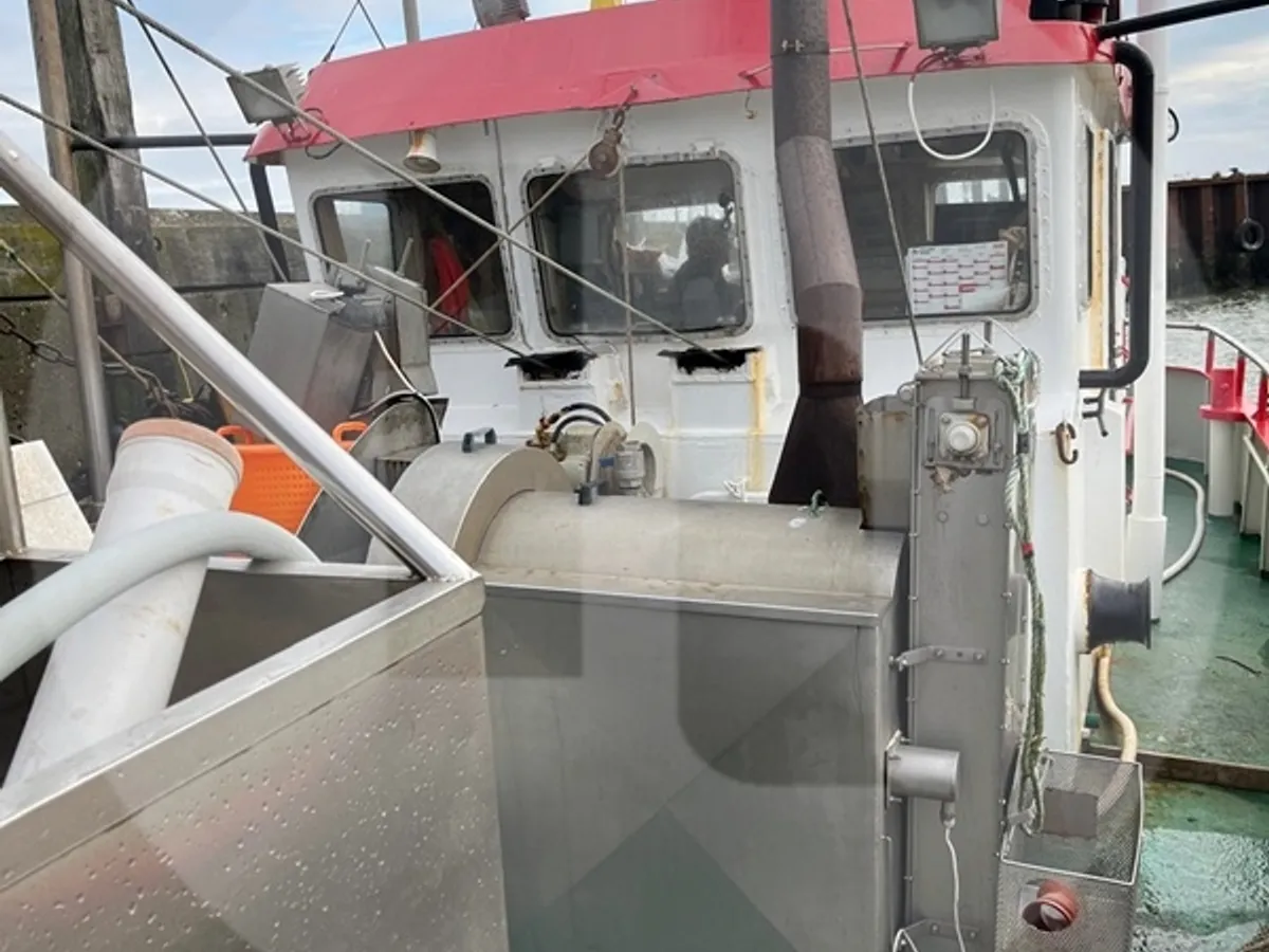Chalutier à flottaison à vendre
