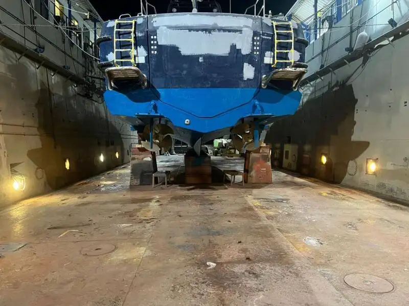 Bateau patrouilleur à vendre