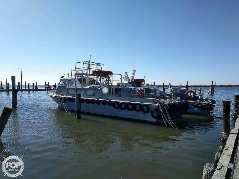 Bateau de transport d'équipage à vendre