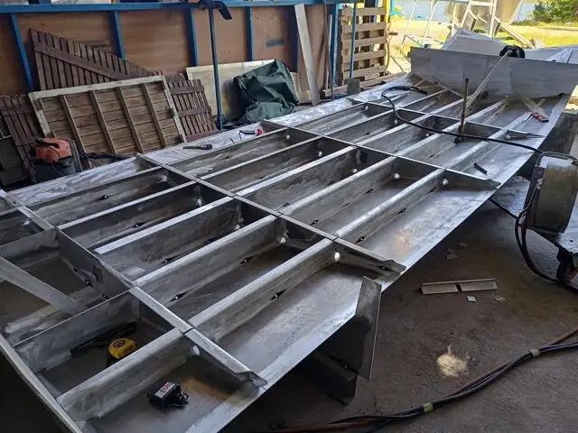 Bateaux de travail à vendre